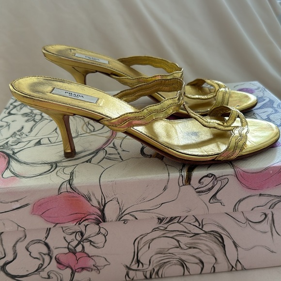 Prada Heels - Picture 3 of 10